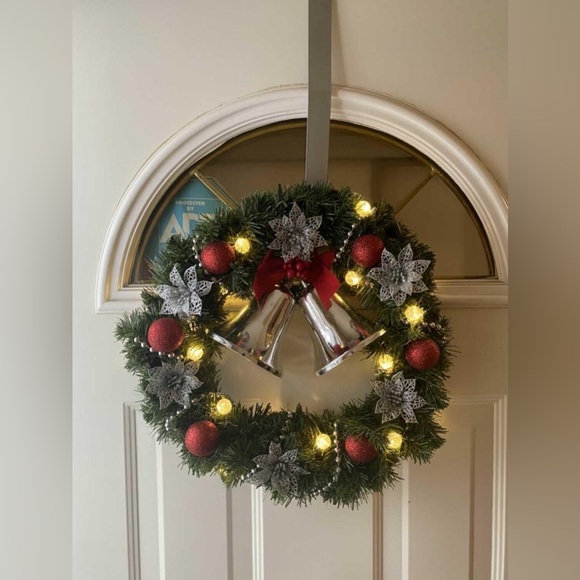 Handmade Light Up Wreath - Picture 2 of 5